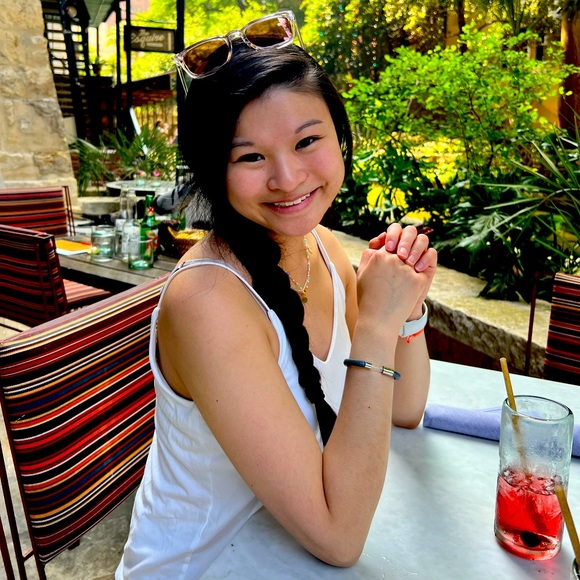 Meet your Posher, Brooke - Picture 1 of 2